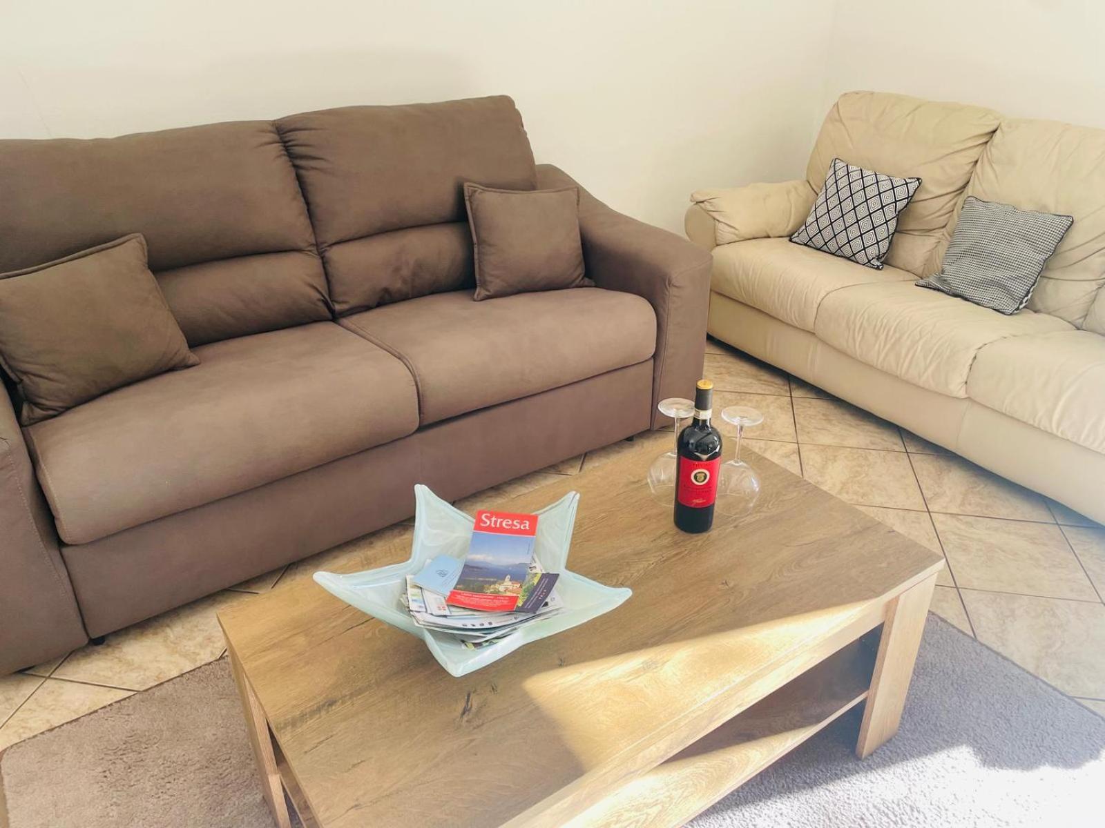 Apartamento La Casa Di Tita Stresa Habitación foto